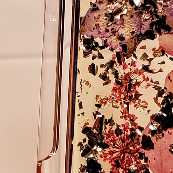 Real flower iPhone Xl/Xs case! - Picture 8 of 12